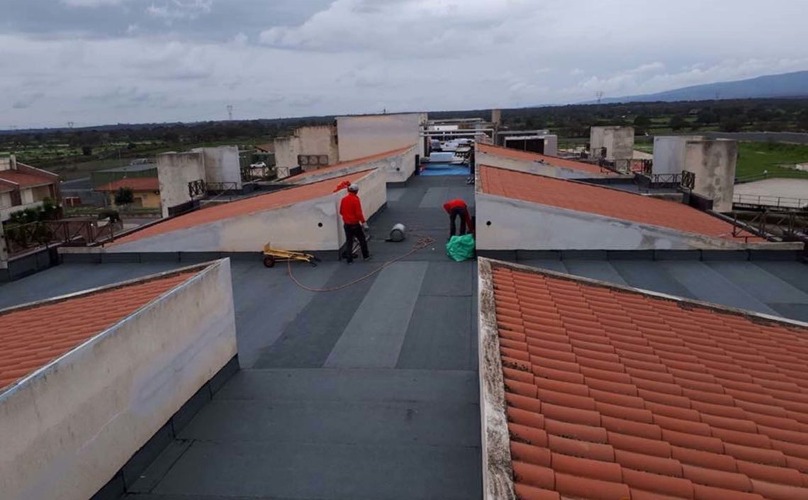 Impermeabilizzazione e coibentazione della copertura di un fabbricato ad Abbasanta