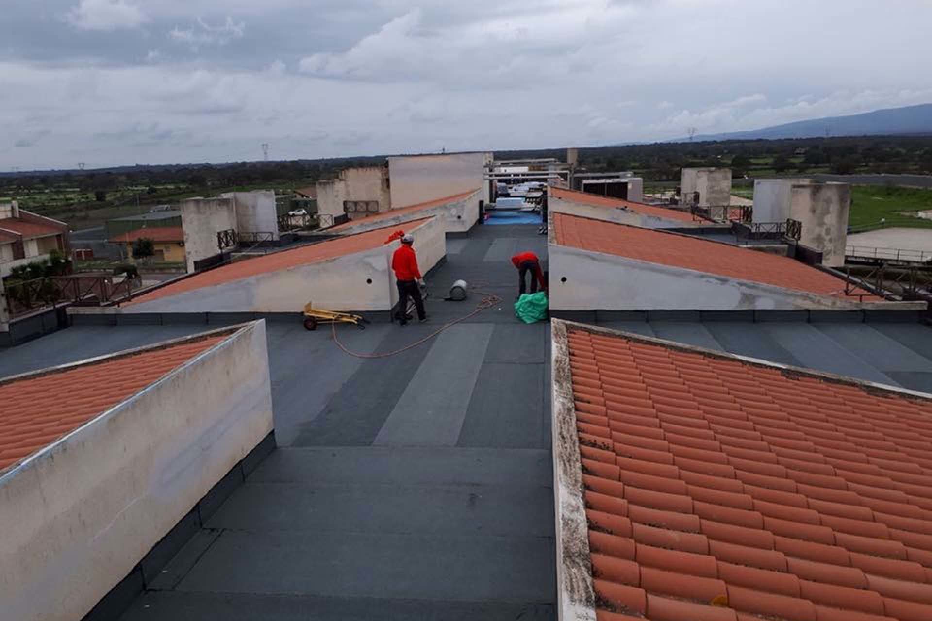 Impermeabilizzazione e coibentazione della copertura di un fabbricato ad Abbasanta