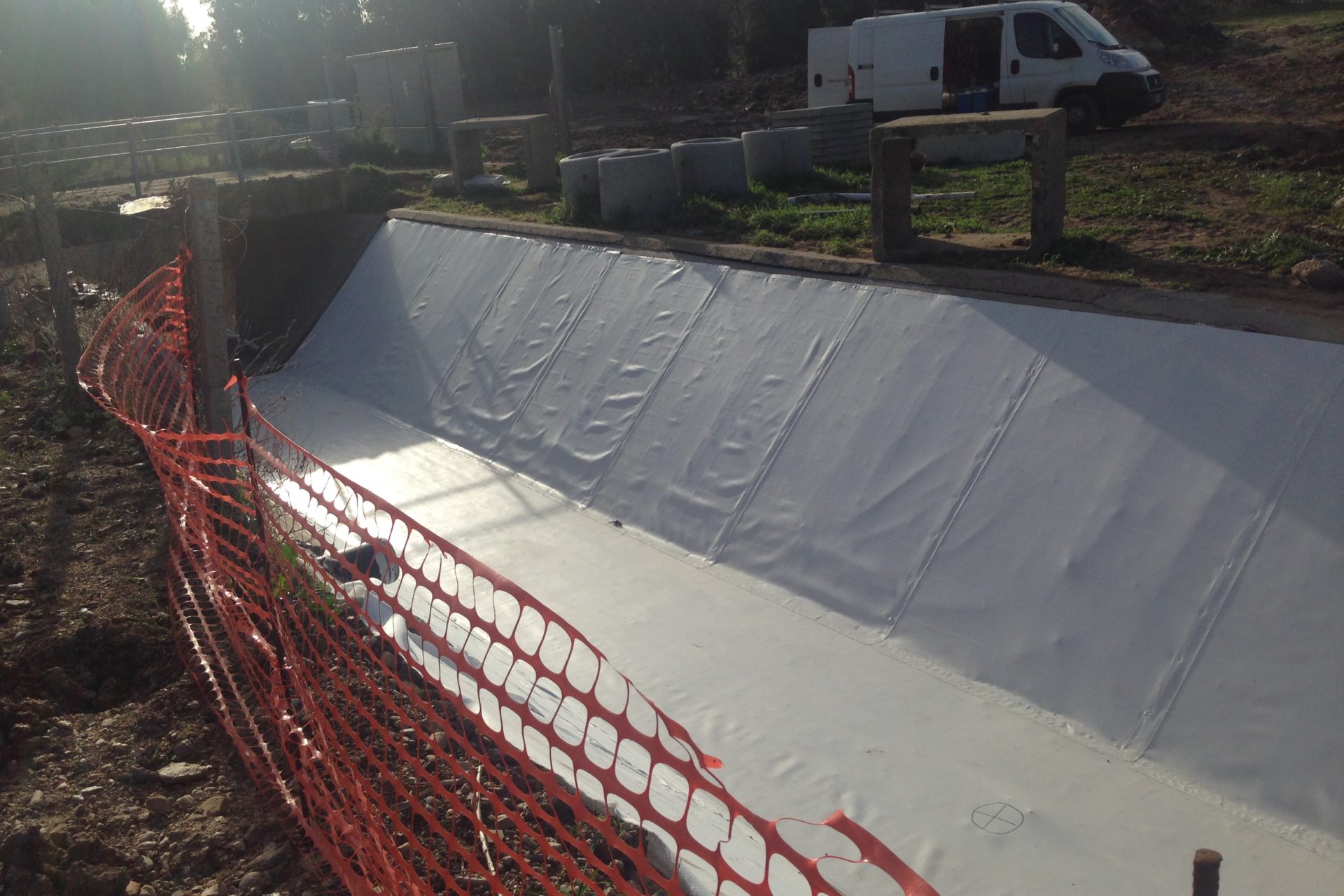 Impermeabilizzazione canale acqua irrigua in pvc Zeddiani Oristano – Sardegna