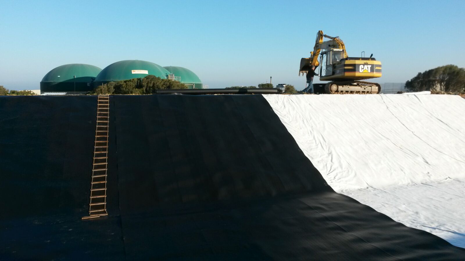 Impermeabilizzazione vasca contenimento reflui in polietilene ad alta densità HDPE Guspini Cagliari – Sardegna